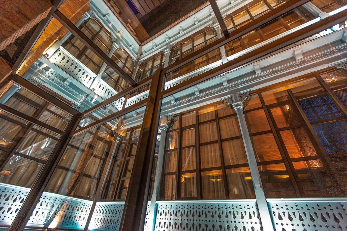 Royal Inn Tbilisi ภายนอก รูปภาพ