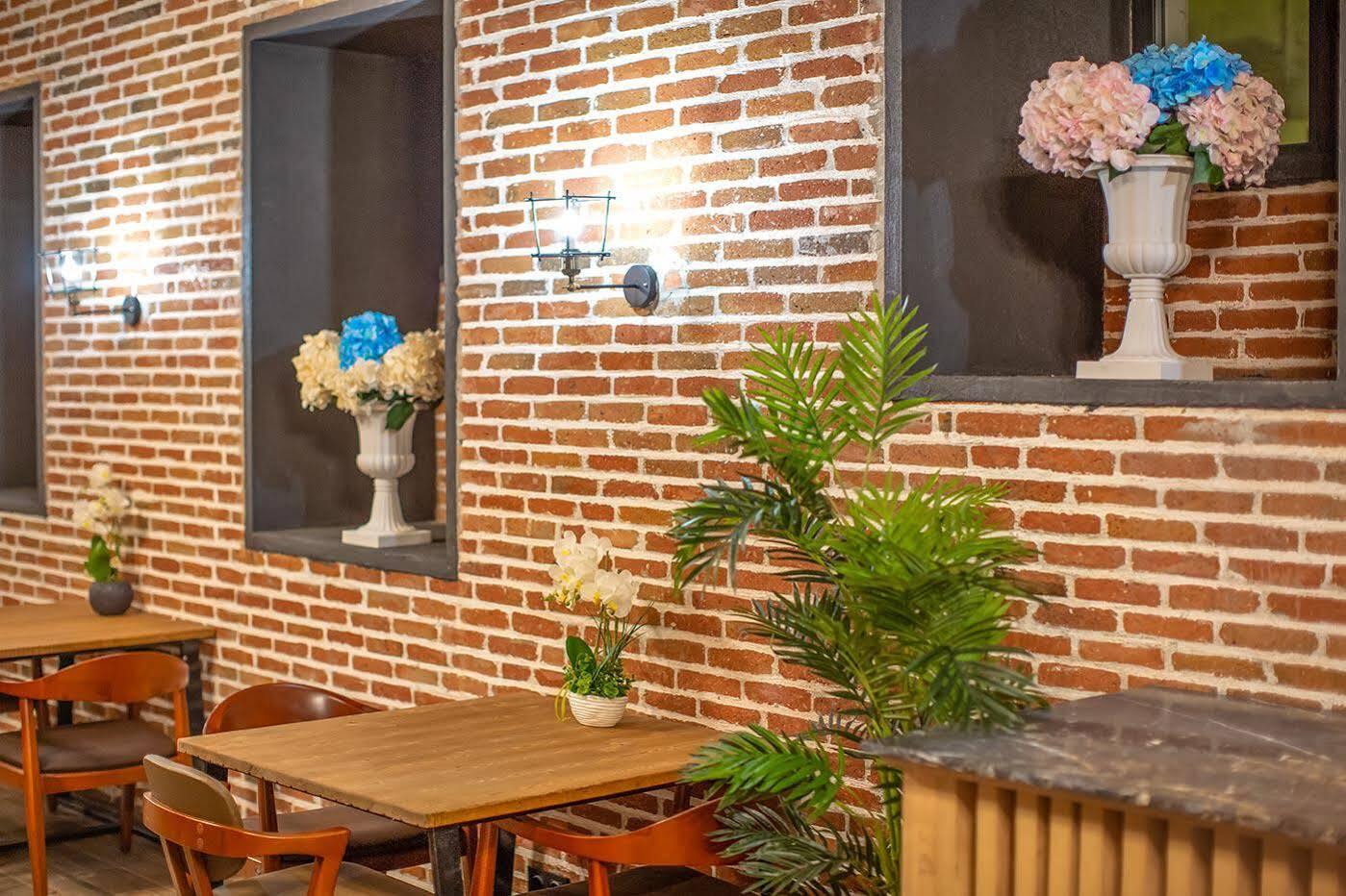 Royal Inn Tbilisi ภายนอก รูปภาพ