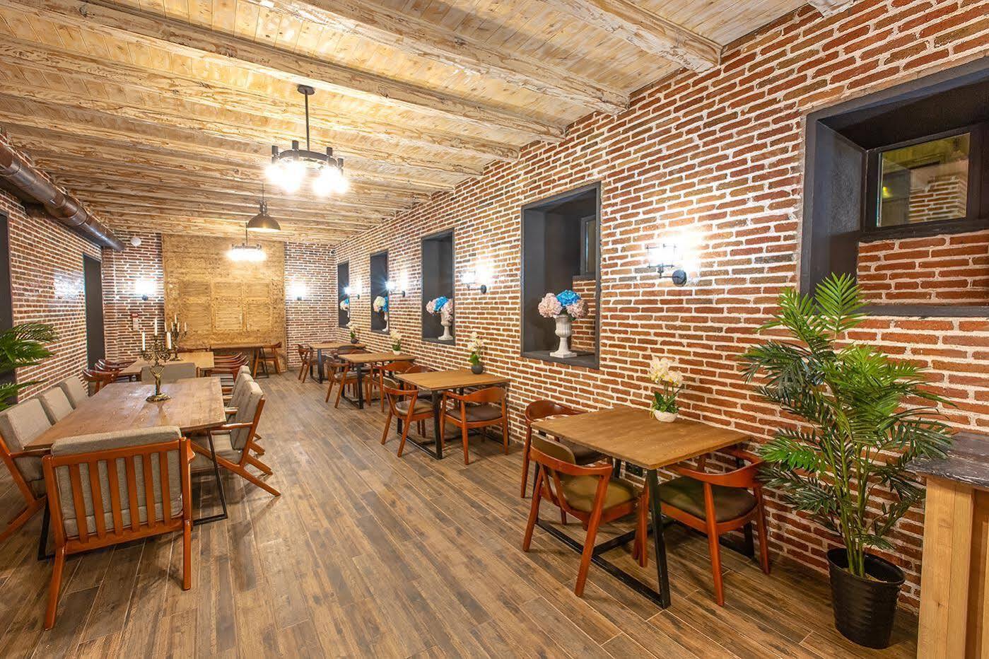 Royal Inn Tbilisi ภายนอก รูปภาพ