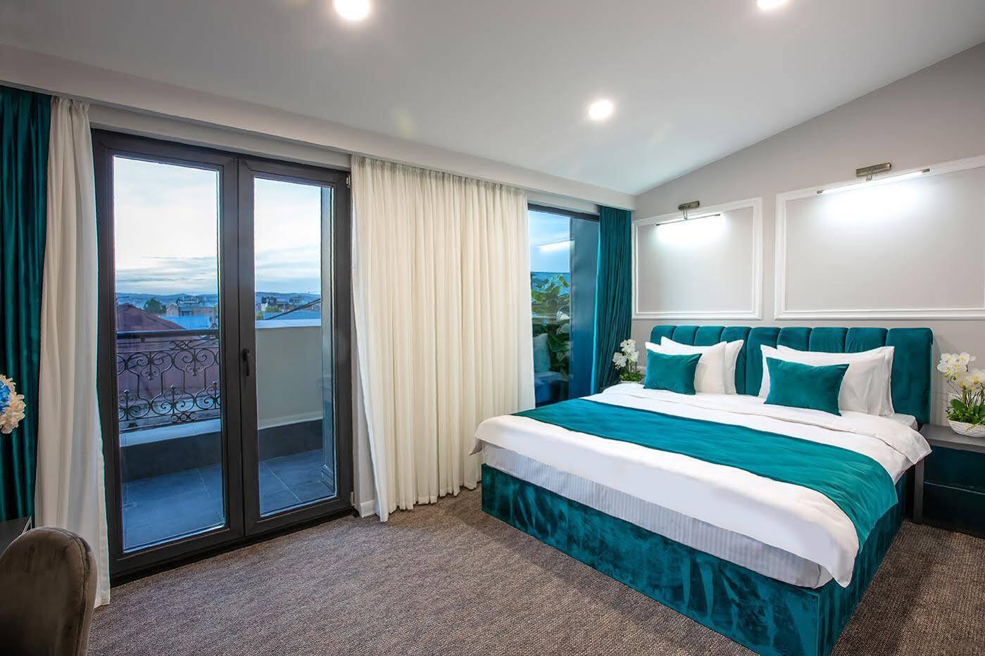 Royal Inn Tbilisi ภายนอก รูปภาพ