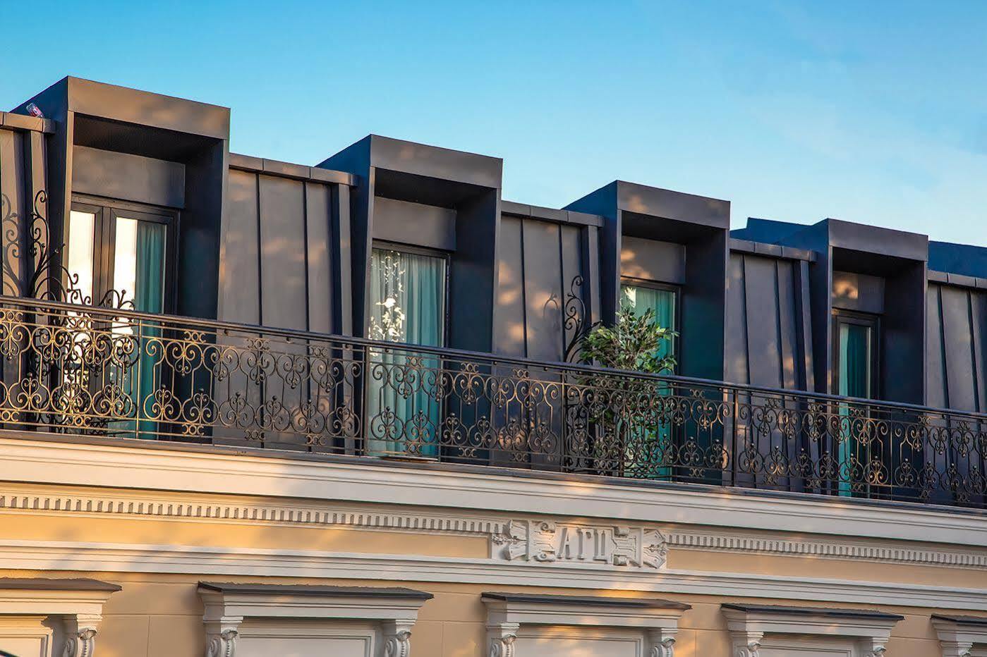 Royal Inn Tbilisi ภายนอก รูปภาพ